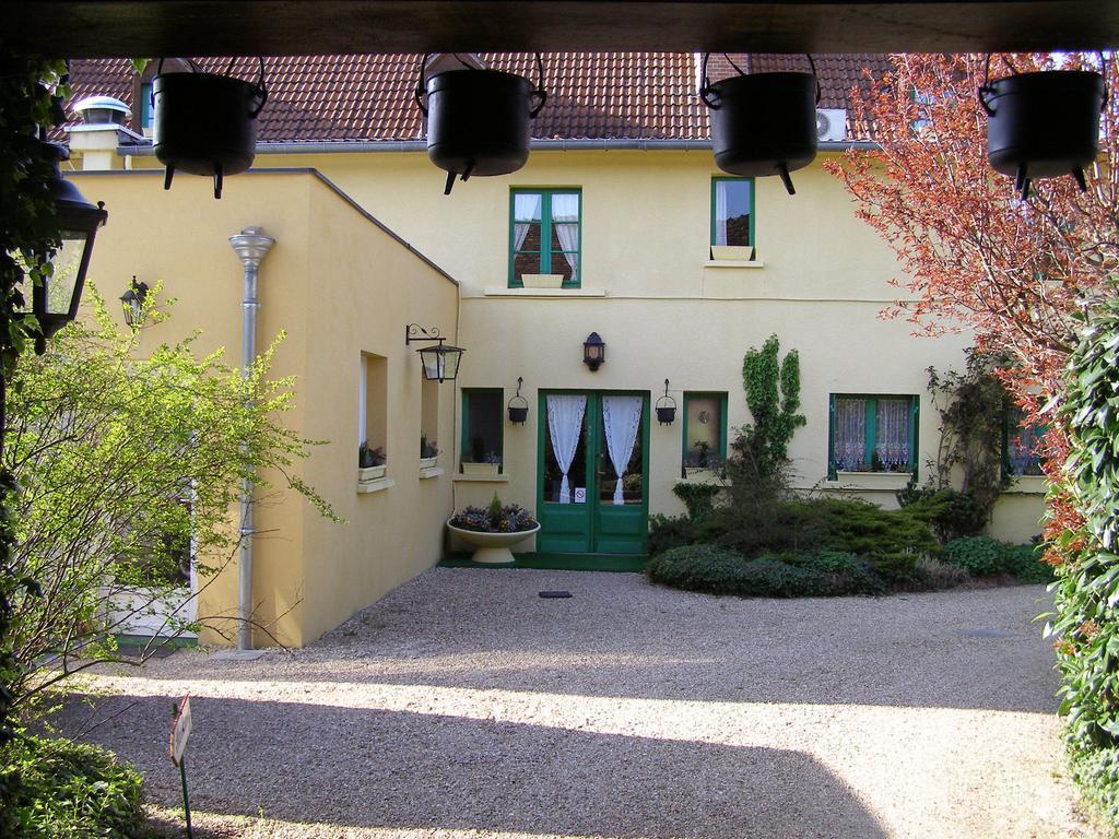 Logis Auberge A La Tete De Lard La Ferté-Imbault Exterior foto